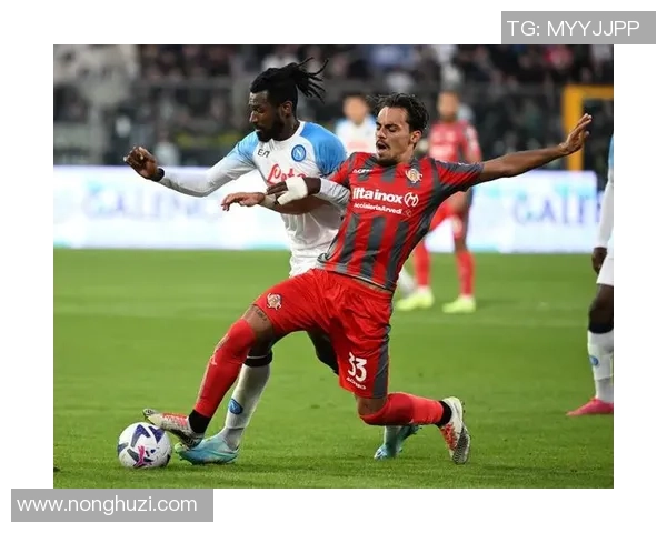 罗马客场逆转克雷莫内塞登顶加帅红牌成关键意甲争冠集团仅差一分